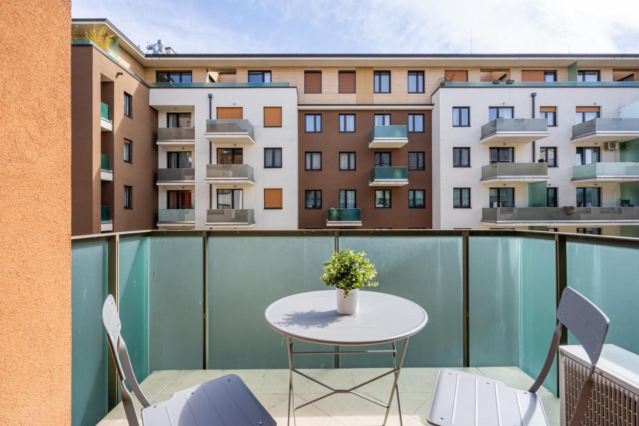 City Center Corvin Suite Apartment Budapest Eksteriør billede