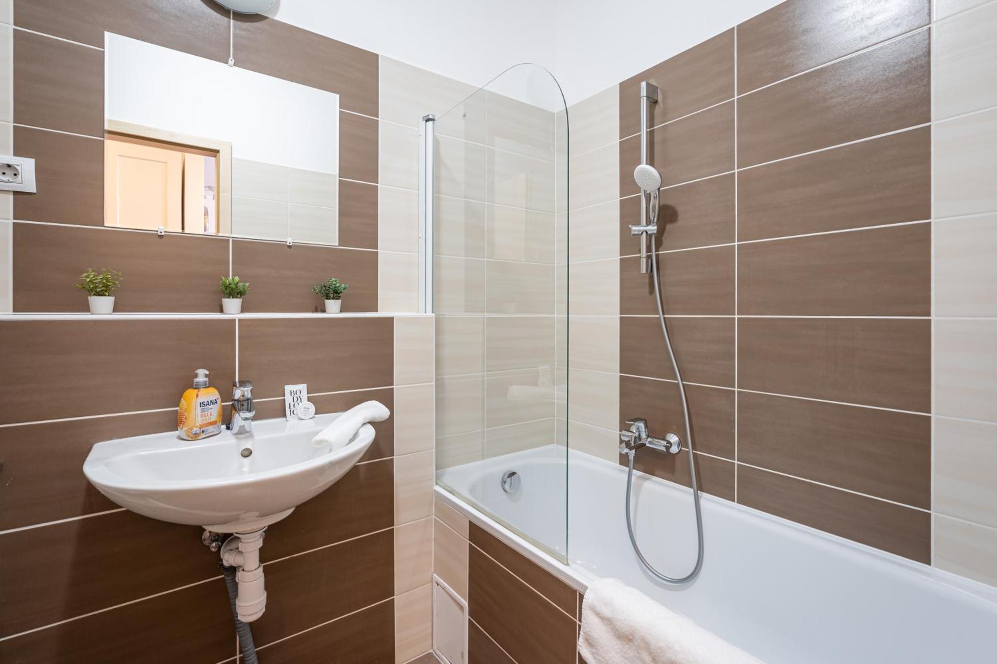 City Center Corvin Suite Apartment Budapest Eksteriør billede